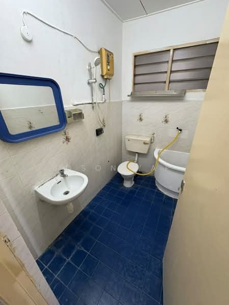 2-storey Terraced House for Sale in Taman Sungai Besi Indah (Seri Kembangan) - Jason Yap - Bathroom - PropertyGuru.com.my
