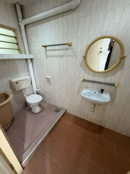 2-storey Terraced House for Sale in Taman Sungai Besi Indah (Seri Kembangan) - Jason Yap - Bathroom - PropertyGuru.com.my