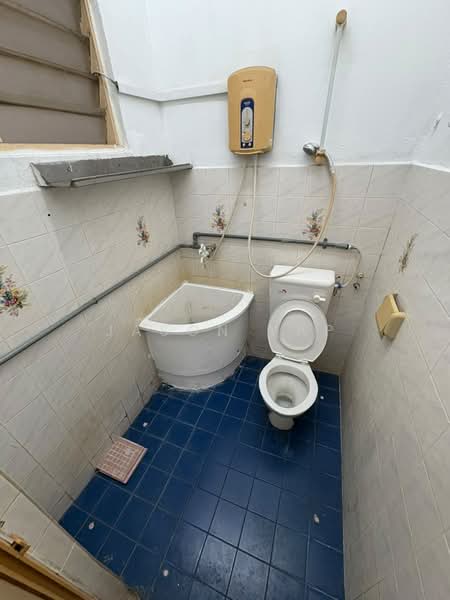 2-storey Terraced House for Sale in Taman Sungai Besi Indah (Seri Kembangan) - Jason Yap - Bathroom - PropertyGuru.com.my