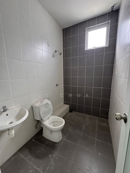 3-storey Terraced House for Sale in Butterworth (Penang) - LS Chua - Bathroom - PropertyGuru.com.my