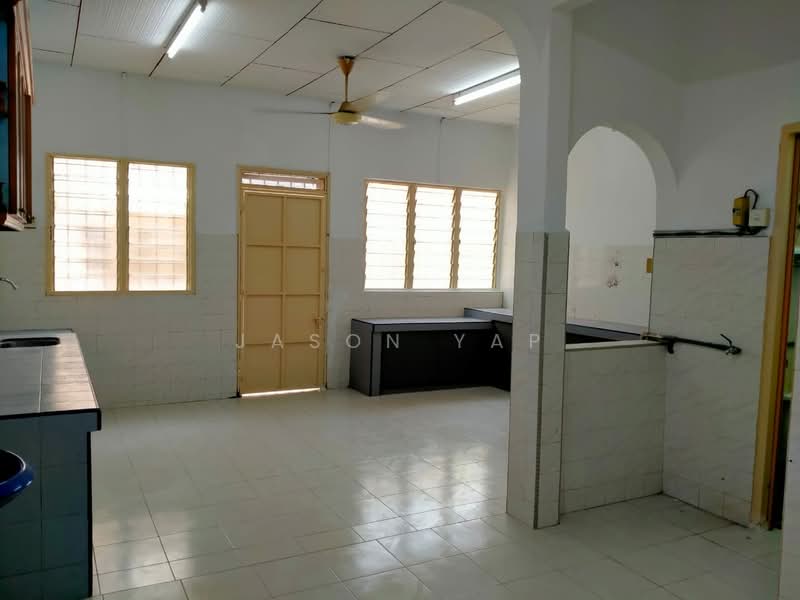 2-storey Terraced House for Rent in Taman Sungai Besi Indah (Seri Kembangan) - Jason Yap - Kitchen - PropertyGuru.com.my