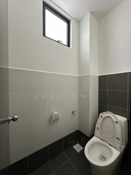 Kedai untuk Disewa di Taman Ekoperniagaan (Senai) - Jasz Ong - Bathroom - PropertyGuru.com.my