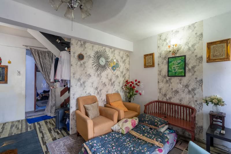 Rumah Teres 2 Tingkat untuk Dijual di Batu Caves (Selangor) - Mohd Yunos Bin A.Karim - Living Room - PropertyGuru.com.my
