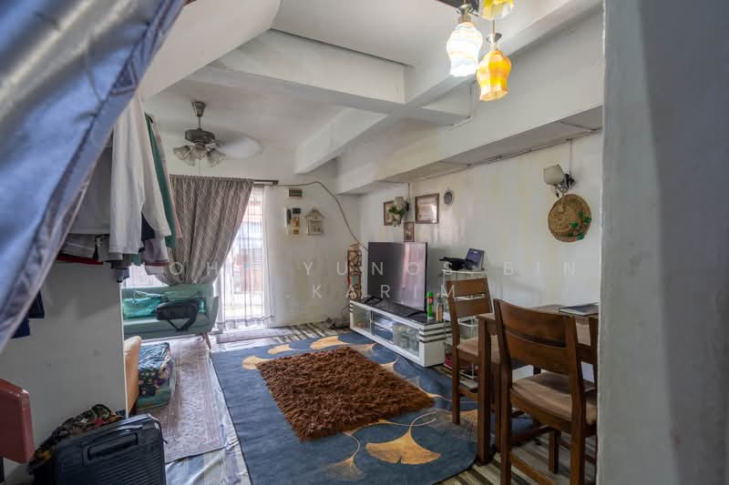 Rumah Teres 2 Tingkat untuk Dijual di Batu Caves (Selangor) - Mohd Yunos Bin A.Karim - Living Room - PropertyGuru.com.my