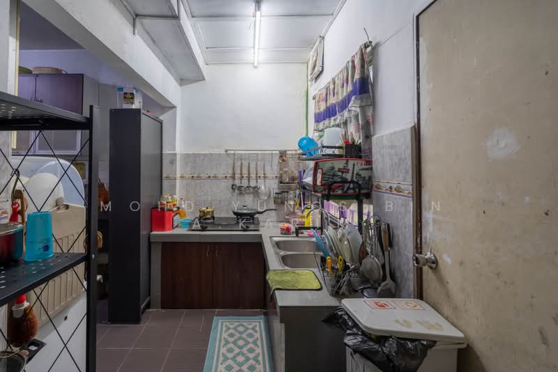 Rumah Teres 2 Tingkat untuk Dijual di Batu Caves (Selangor) - Mohd Yunos Bin A.Karim - Kitchen - PropertyGuru.com.my