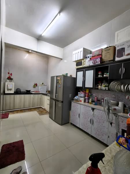 Semi-Detached House for Sale in Bandar Saujana Putra (Tanjong Duabelas) - Kent Fatt - Kitchen - PropertyGuru.com.my