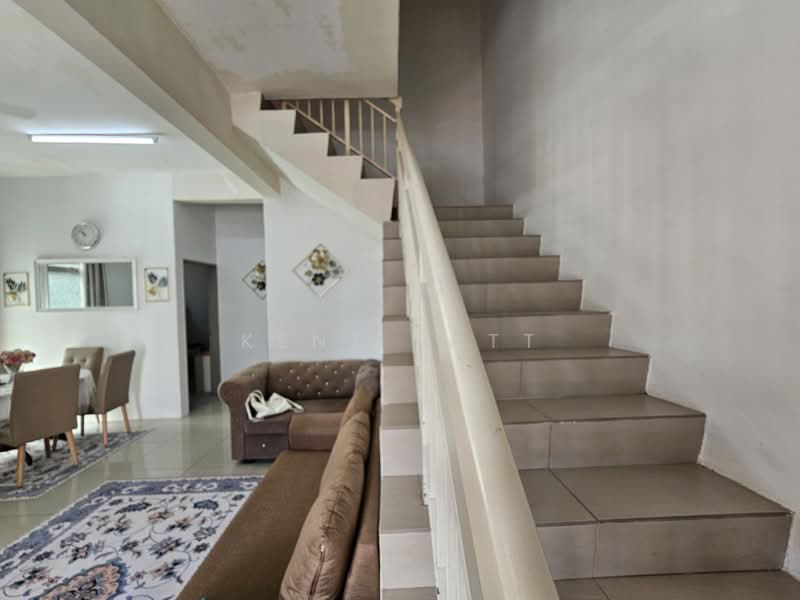 Semi-Detached House for Sale in Bandar Saujana Putra (Tanjong Duabelas) - Kent Fatt - Living Room - PropertyGuru.com.my