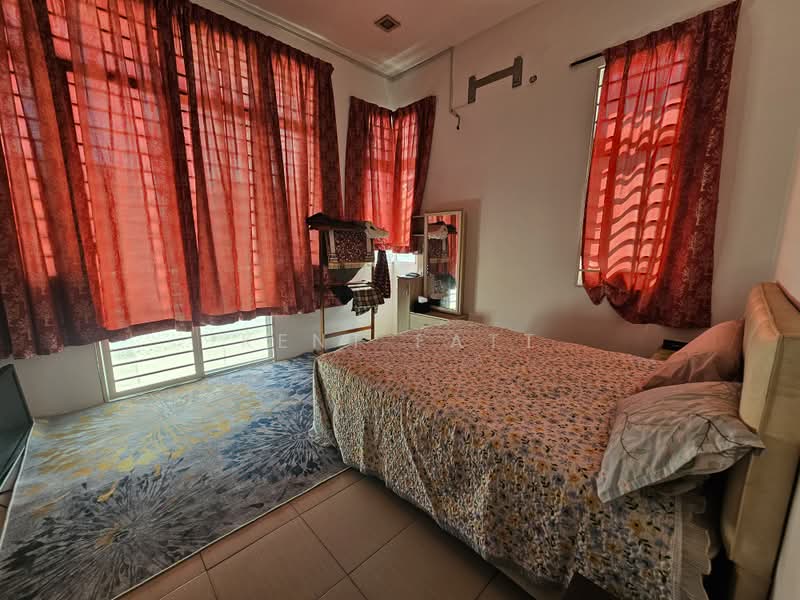 Semi-Detached House for Sale in Bandar Saujana Putra (Tanjong Duabelas) - Kent Fatt - Bedroom - PropertyGuru.com.my