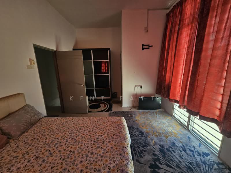 Semi-Detached House for Sale in Bandar Saujana Putra (Tanjong Duabelas) - Kent Fatt - Bedroom - PropertyGuru.com.my