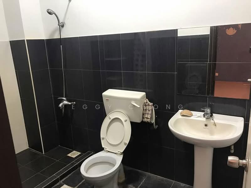 Apartment for Sale at Pangsapuri Jasmine (Jasmine Court) - Peggy Chong - Bathroom - PropertyGuru.com.my