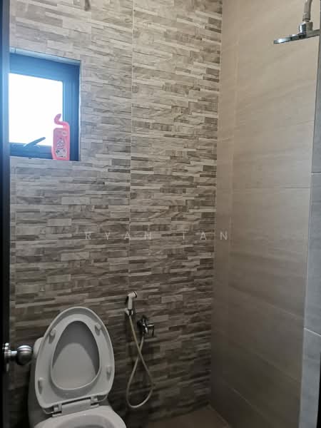 Commercial Semi-D for Sale in Klang (Selangor) - Ryan Tan - Bathroom - PropertyGuru.com.my