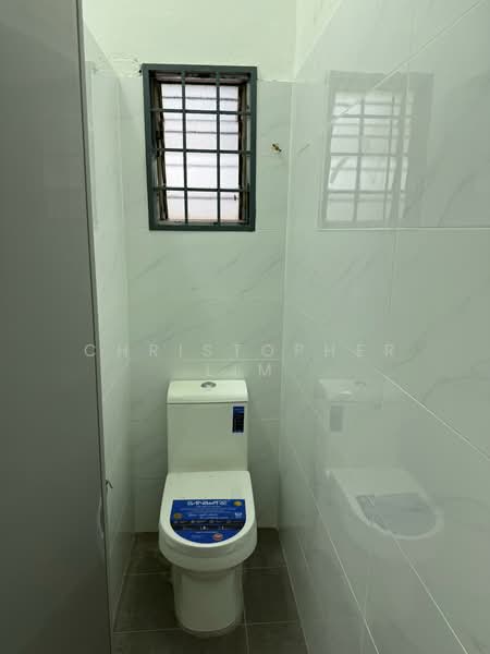 Shop / Office for Sale in Taman Indrahana (Taman Desa) - Christopher Lim - Bathroom - PropertyGuru.com.my