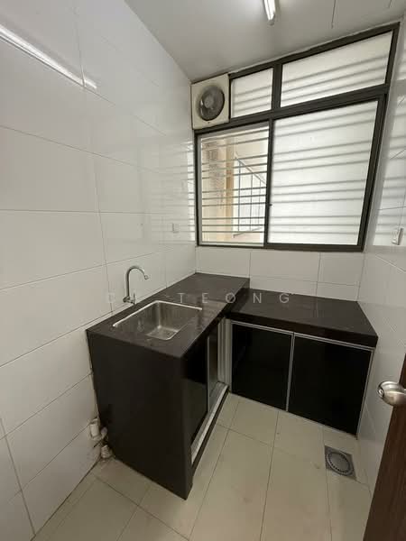 Kondominium untuk Disewa di Seasons Garden Residences - CK Teong - Kitchen - PropertyGuru.com.my