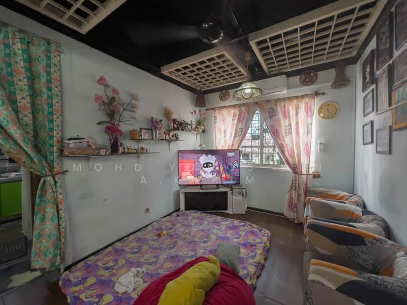 Rumah Flat untuk Dijual di Pangsapuri Meranti - Mohd Yunos Bin A.Karim - Living Room - PropertyGuru.com.my