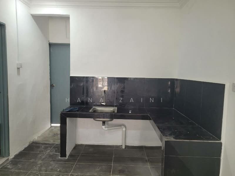 Rumah Teres 1 Tingkat untuk Dijual di Tampin (Negeri Sembilan) - Hana Zaini - Kitchen - PropertyGuru.com.my