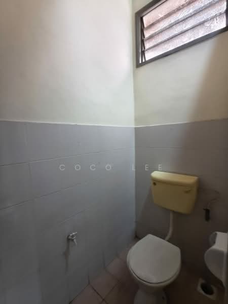 Shop for Rent in Taman Sri Pulai Perdana (Skudai) - Coco Lee - Bathroom - PropertyGuru.com.my