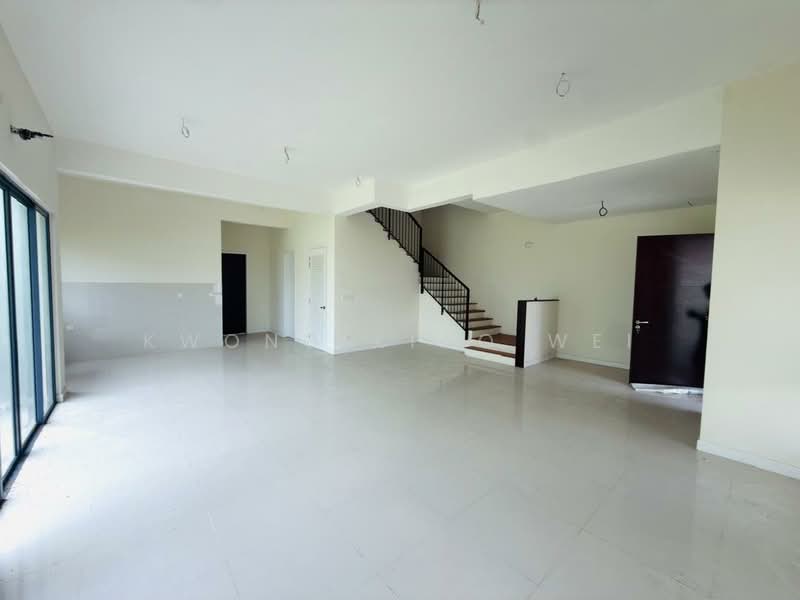 Semi-Detached House for Sale in Sungai Buloh (Selangor) - Kwong Xiao Wei - Living Room - PropertyGuru.com.my