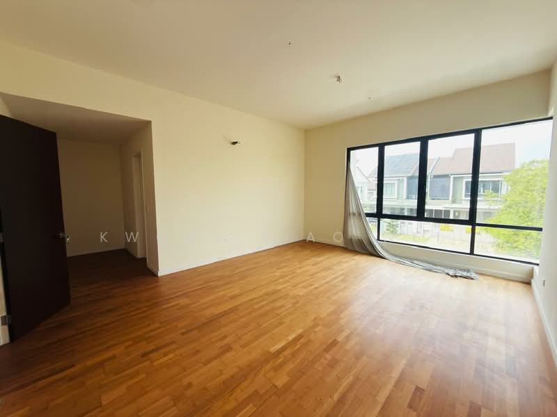 Semi-Detached House for Sale in Sungai Buloh (Selangor) - Kwong Xiao Wei - Living Room - PropertyGuru.com.my
