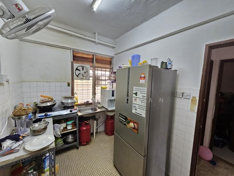 Pangsapuri untuk Dijual di Perdana Court - Eason Chan - Kitchen - PropertyGuru.com.my