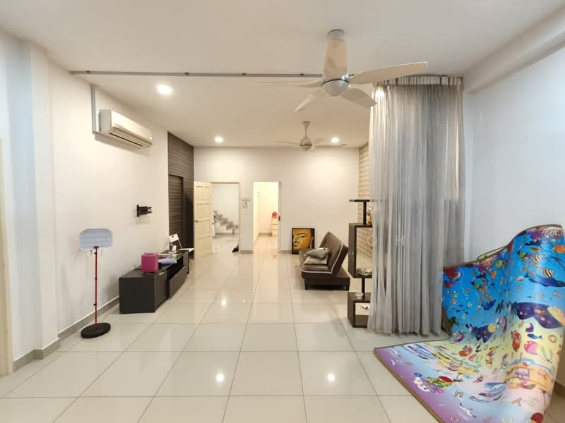 2-storey Terraced House for Sale in Ehsan Jaya (Johor Bahru) - Ee Fong Toh - Living Room - PropertyGuru.com.my