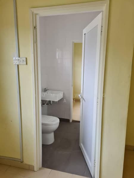 2-storey Terraced House for Sale in Seri Kembangan (Selangor) - Tommy Wong Phang - Bathroom - PropertyGuru.com.my