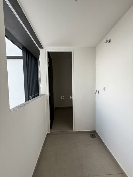 Service Residence for Sale at Kensho Residence - Ray Chong - Yard - PropertyGuru.com.my