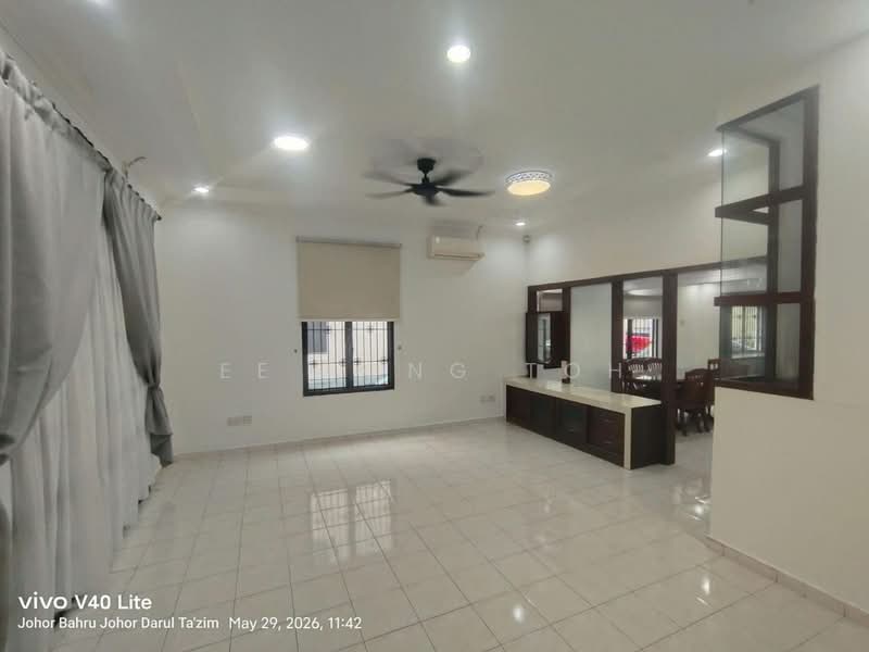 2-storey Terraced House for Sale in Taman Perling (Perling) - Ee Fong Toh - Living Room - PropertyGuru.com.my
