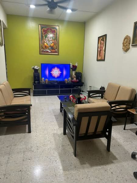2-storey Terraced House for Sale in Taman Kosas (Ampang) - Farah Rasul - Living Room - PropertyGuru.com.my