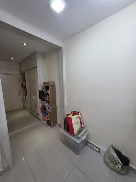 Kondominium untuk Dijual di Aman Heights Condominium - Don Lee Kah Hou - Corridor - PropertyGuru.com.my