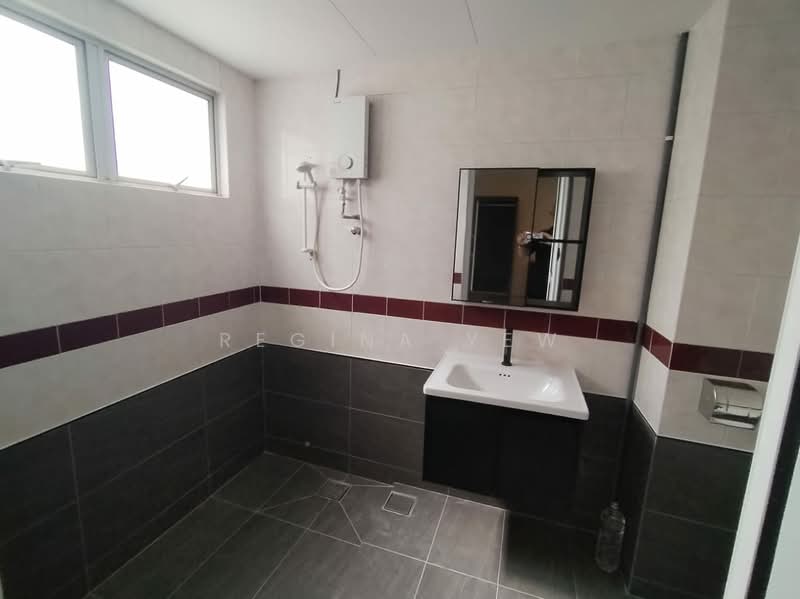 Condominium for Sale at Endah Regal Condominium - Regina Yew - Bathroom - PropertyGuru.com.my