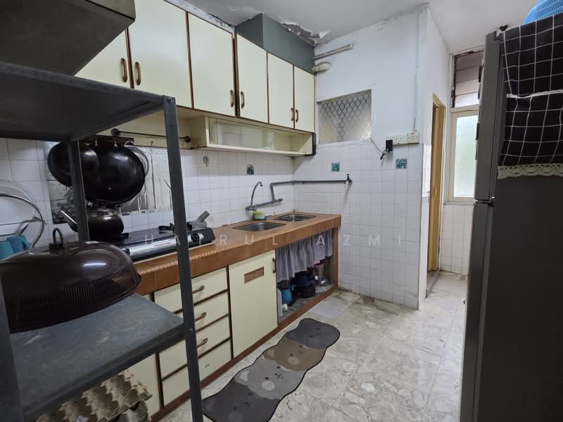 Apartment for Rent at PKNS Seksyen 24 - Hairul Azmi - Kitchen - PropertyGuru.com.my