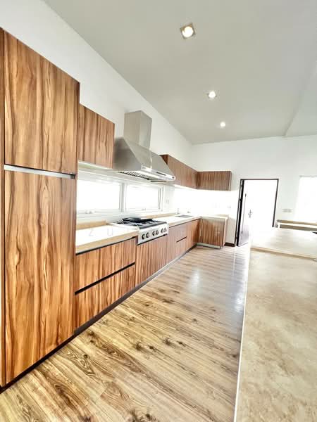 Semi-Detached House for Sale in Cyberjaya (Selangor) - Zul Arif - Kitchen - PropertyGuru.com.my