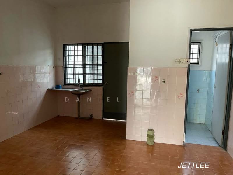 2-storey Terraced House for Sale in Taman Mewah (Kapar) - Daniel Kok - Kitchen - PropertyGuru.com.my