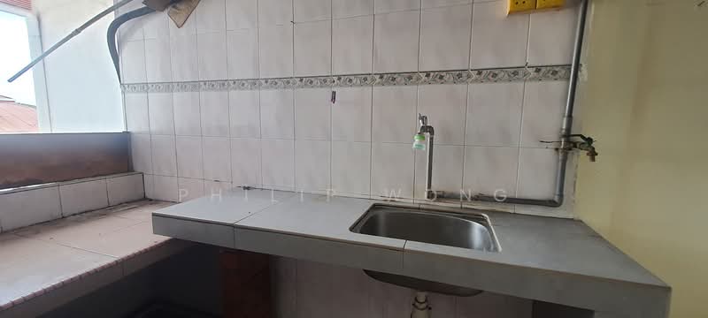 Apartment for Sale at Taman Serdang Raya Seksyen 3 Apartment - Philip Wong - Kitchen - PropertyGuru.com.my