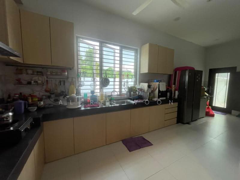 Semi-Detached House for Sale in Puchong (Selangor) - Alfred Woon - Kitchen - PropertyGuru.com.my