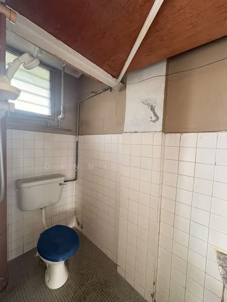 Flat for Sale at Seksyen 1 Wangsa Maju Flat Block B - DANNY THAM - Bathroom - PropertyGuru.com.my