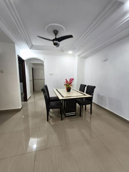 Rumah Teres 2 Tingkat untuk Dijual di Taman Bukit Mewah (Tampoi) - Ee Fong Toh - Dining Room - PropertyGuru.com.my