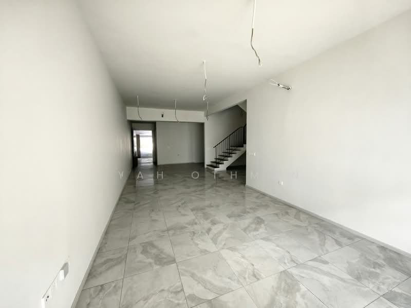 3-storey Terraced House for Sale in Taman Bukit Serdang (Seri Kembangan) - Syah Othman - PropertyGuru.com.my