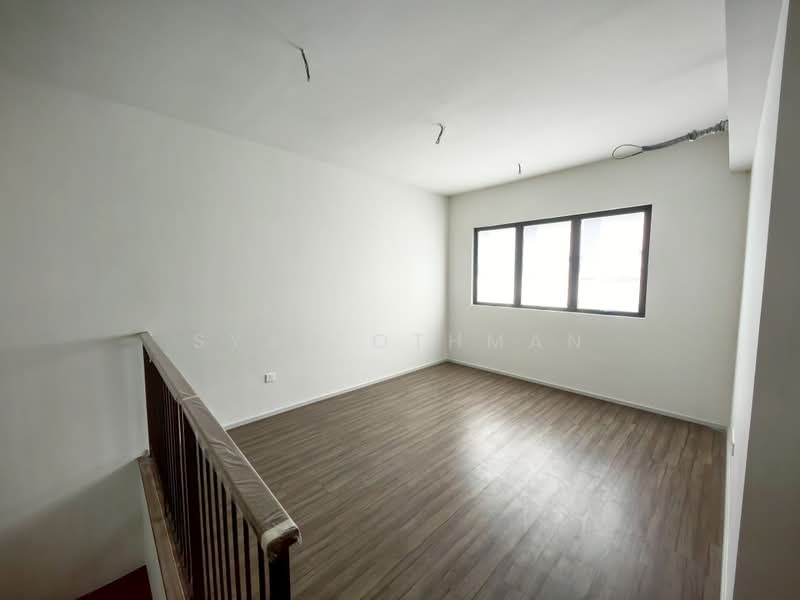 3-storey Terraced House for Sale in Taman Bukit Serdang (Seri Kembangan) - Syah Othman - PropertyGuru.com.my