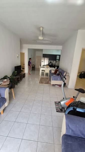 Kondominium untuk Dijual di Platinum Hill PV 3 - Wan Jia Shun - Living Room - PropertyGuru.com.my