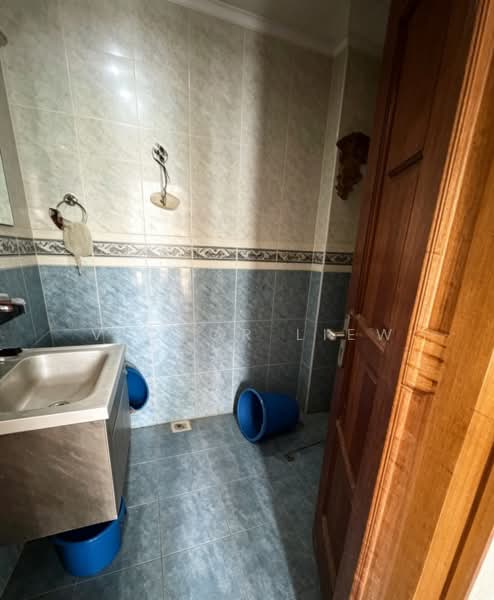 Rumah Teres 2 Tingkat untuk Dijual di Seksyen 6 (Kota Damansara) - Victor Liew - Bathroom - PropertyGuru.com.my