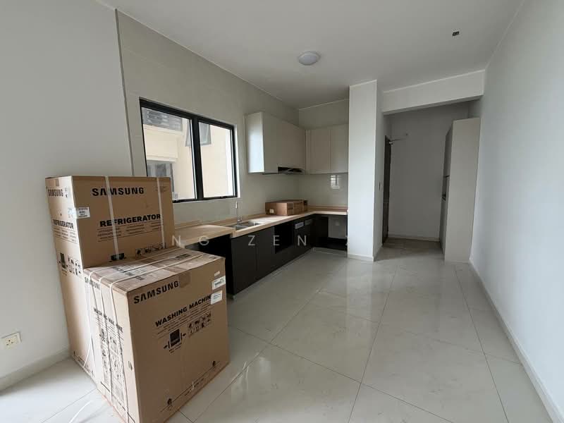 Kondominium untuk Dijual di Bay Laurel @ Country Garden Danga Bay - NG ZEN XI - Kitchen - PropertyGuru.com.my