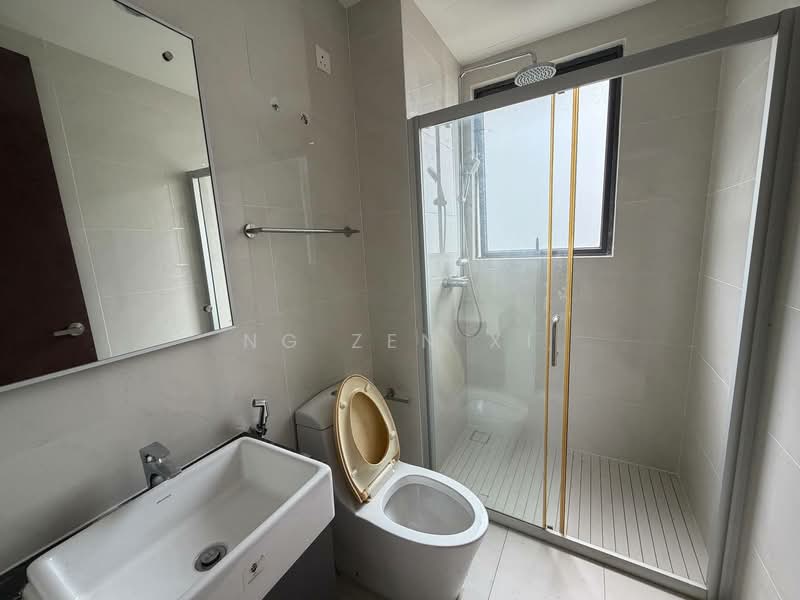 Kondominium untuk Dijual di Bay Laurel @ Country Garden Danga Bay - NG ZEN XI - Bathroom - PropertyGuru.com.my
