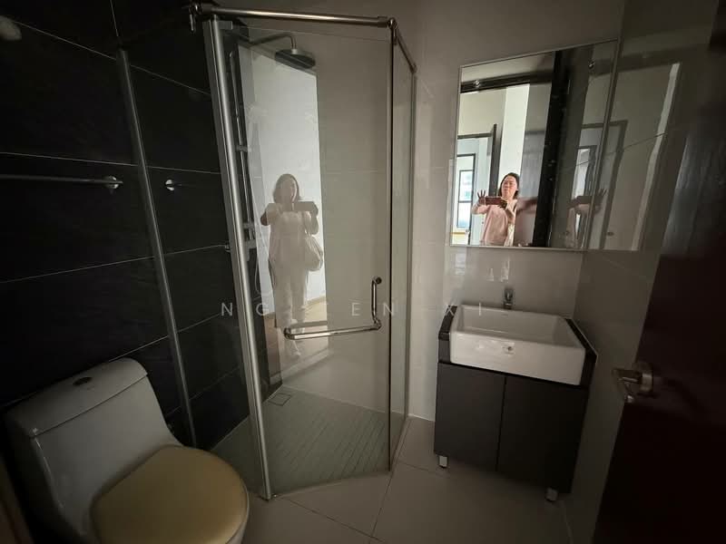 Kondominium untuk Dijual di Bay Laurel @ Country Garden Danga Bay - NG ZEN XI - Bathroom - PropertyGuru.com.my