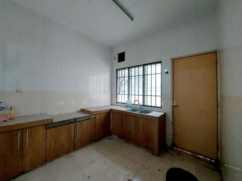Semi-Detached House for Sale in Bandar Seri Botani (Ipoh) - Marcus Seng - Kitchen - PropertyGuru.com.my