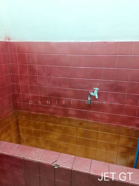 Rumah Teres 2 Tingkat untuk Dijual di Taman Meru Sejahtera (Kapar) - Daniel Kok - Bathroom - PropertyGuru.com.my