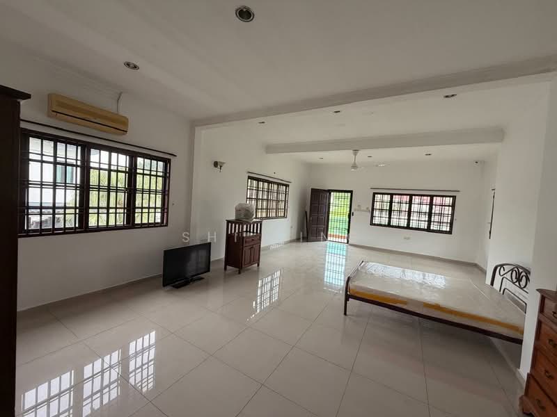 Bungalow for Sale in Bandar Putra (Kulai) - Shi Ting - PropertyGuru.com.my