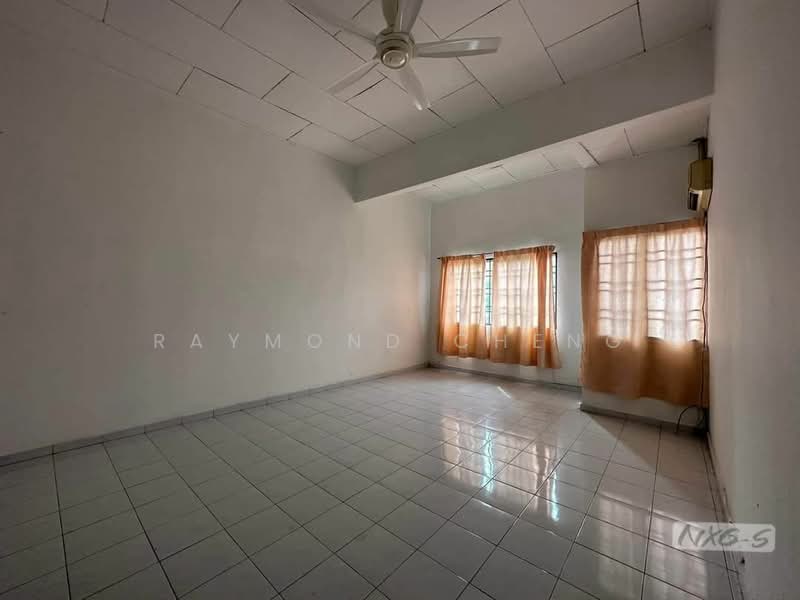 2-storey Terraced House for Rent in Port Klang (Pelabuhan Klang) (Selangor) - Raymond Cheng - Living Room - PropertyGuru.com.my