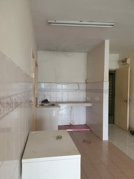 Apartment for Sale at Flora Damansara Apartment - Steven Ng - Kitchen - PropertyGuru.com.my