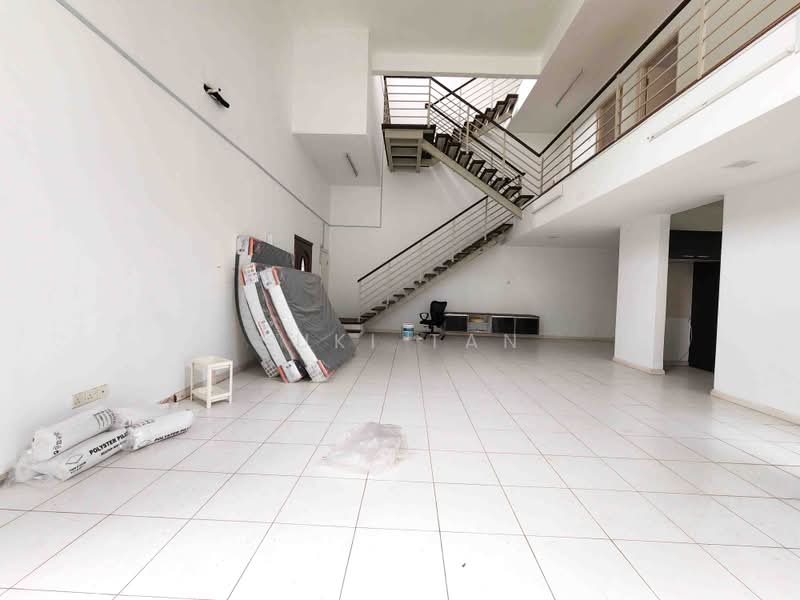 3-storey Terraced House for Sale in Lake Fields (Sungai Besi) - Suki Tan - PropertyGuru.com.my